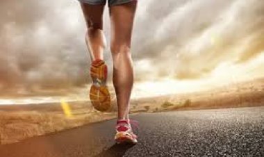 «تقوية العضلات وتحسين التوازن وتعزيز اللياقة البدنية».. تعرف على فوائد «المشي للخلف»