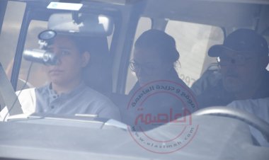 ريهام عبد الغفور في حالة من الذهول في جنازة والدها أشرف عبد الغفور