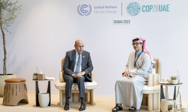 منصور بن زايد يبحث مع الرئيس الموريتاني تعزيز العلاقات الثنائية على هامش «COP28»