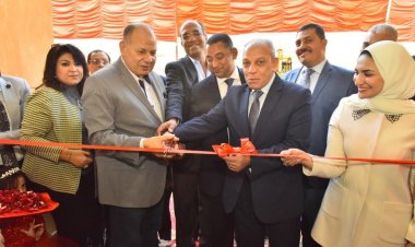 محافظ أسيوط ورئيس هيئة تنمية الصعيد يفتتحان مجمع الصناعات الحرفية