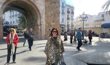 من تونس.. إلهام شاهين بإطلالة رائعة وجذابة (صور)