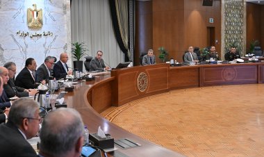 رئيس الوزراء يتابع الأمور المتعلقة بالموانئ المصرية