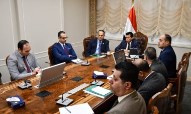 وزير الرياضة يستعرض الملف المصري مع الاتحاد الأفريقي