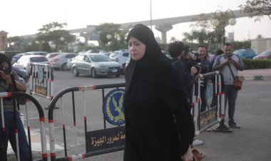 مي نور الشريف بالحجاب.. وفيدرا ونجوم الفن يشاركون بجنازة الراحلة ناهد فريد شوقي (صور)