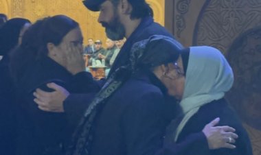 محمد هنيدي وكريم عبد العزيز ودنيا سمير غانم في عزاء أشرف عبد الغفور (صور)