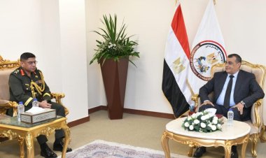 وزير الدولة للإنتاج الحربي يلتقي المنسق العام لوزارة الدفاع ببنجلاديش