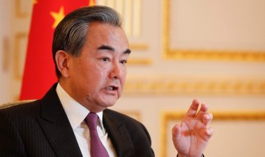 وزير الخارجية الصيني ونظيره الأمريكي يبحثان العلاقات والقضايا ذات الاهتمام المشترك