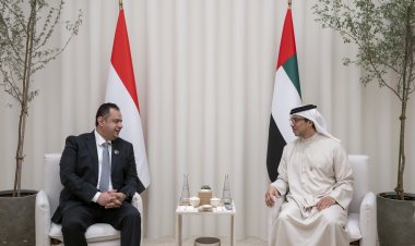 منصور بن زايد يلتقي رئيس الوزراء اليمني