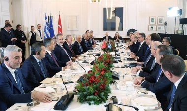 تركيا واليونان تقرران إجراء مشاورات مستمرة وبناءة