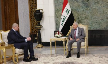 السفير المصري في بغداد يقدم أوراق اعتماده إلى رئيس العراق