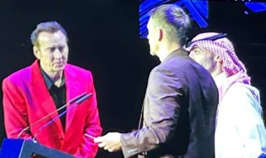 نيكولاس كيدج أثناء تكريمه في جدة: ارتديت بدلة حمراء تكريما للبحر الأحمر