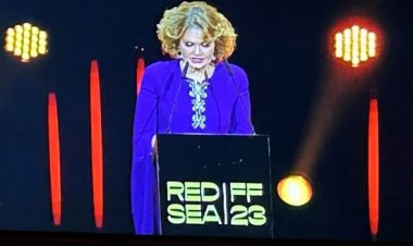 يسرا تدعم  فلسطين في ختام مهرجان البحر الأحمر السينمائي