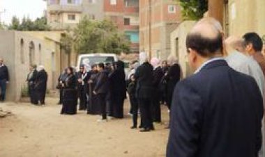 بالصور| تشييع جثمان شقيق أحمد حلمي ببنها