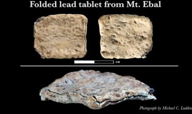 لوح لعنة قديم بحروف عبرية يثير الجدل.. هل صُنع بطريقة غريبة؟