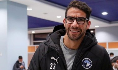 بيراميدز يعلن سبب استبعاد شريف إكرامي من مواجهة صن داونز