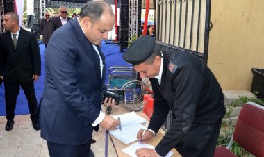 صور.. وزير الصناعة يدلي بصوته ويحث المواطنين على المشاركة الإيجابية باستحقاق الانتخابات الرئاسية