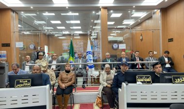 محافظ الإسماعيلية يترأس غرفة العمليات الرئيسية لمتابعة سير أول أيام الانتخابات الرئاسية (صورة)