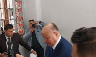 محافظ القاهرة يدلى بصوته فى الإنتخابات الرئاسية بمصر الجديدة