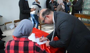 صور.. رئيس هيئة الرقابة المالية يدلي بصوته في الانتخابات الرئاسية