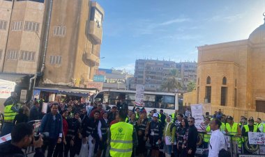 توافد الناخبين على لجنة الوافدين بالمنطقة الاقتصادية لقناة السويس للإدلاء بأصواتهم (صور)