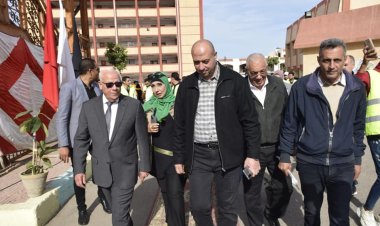 محافظ بورسعيد يتفقد عددا من اللجان الانتخابية لمتابعة سير  الاستحقاق الدستوري