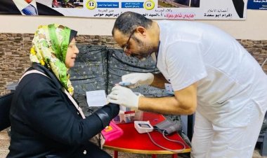 بالصور.. هيئة الرعاية الصحية تقدم الخدمات الطبية للمواطنين في محيط وأمام مقر اللجان الانتخابية