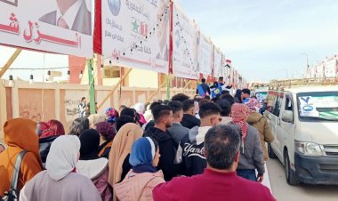 المُشاركون في رحلات «اعرف بلدك» بشرم الشيخ يدلون بأصواتهم فى الانتخابات الرئاسية