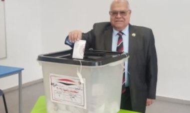 رئيس حزب الجيل يدلي بصوته في الانتخابات الرئاسية ويدعو الجمهور للنزول والمشاركة في التصويت