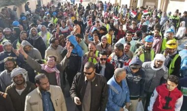 «بلادي لكي صوتي وفؤادي».. الناخبون يواصلون التصويت بمرسى مطروح (صور)