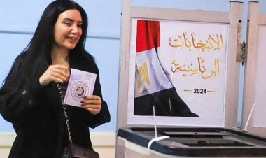 عبير صبري تدلي بصوتها في الانتخابات الرئاسية