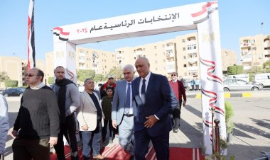 صور.. رئيس جهاز تنمية المشروعات يدلي بصوته في الانتخابات الرئاسية