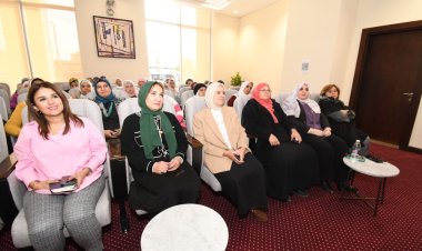 «الإسكان» تنظم ندوة للعاملات بمختلف جهات الوزارة للتوعية بضرورة وأهمية المشاركة فى الانتخابات الرئاسية