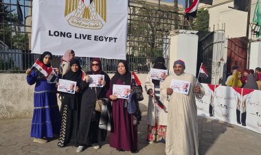 «إقبال كثيف وتأييد واضح».. ناخبون يرفعون لافتات دعم للرئيس السيسي في انتخابات الرئاسة بالجيزة