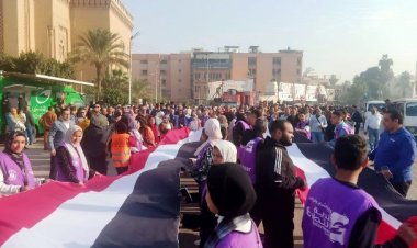 «في يومها الثاني».. اقبال كثيف من المواطنين والعاملين بالمديريات الخدمية على المشاركة في الانتخابات الرئاسية