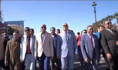 لليوم الثاني.. رئيس جامعة سوهاج يتابع نقل الحشود الغفيرة من الطلاب لمقار لجان التصويت بالانتخابات الرئاسية