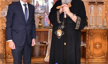 قداسة البابا تواضروس الثاني يستقبل السفير المصري الجديد في بوليڤيا