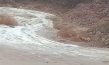 بسبب السيول.. غلق طريق «مرسى علم-إدفو» أمام السيارات