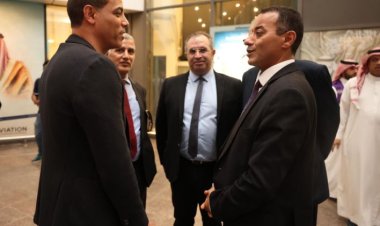 وفد من القنصلية المصرية يستقبل بعثة الأهلي في مطار الملك عبد العزيز