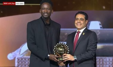 الأهلي يُتوج بجائزة أفضل فريق في إفريقيا