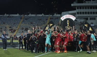 احتفالية خاصة في مقر إقامة بعثة الأهلي بالسعودية بعد التتويج بلقب أفضل نادي في إفريقيا