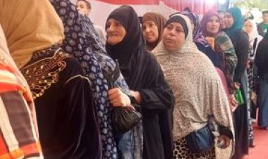 إقبال كبير من السيدات على لجنة أم المؤمنين في الجيزة