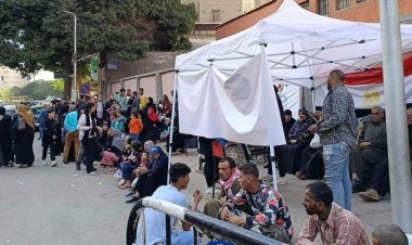 إقبال كثيف من النساء وكبار السن على لجان السيدة زينب بالقاهرة 