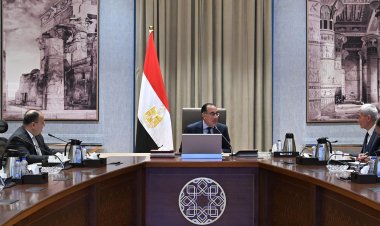 رئيس الوزراء يتابع توفير الاعتمادات المالية اللازمة لهيئة الشراء الموحد