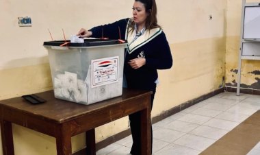 صور.. الإعلامية شريهان أبو الحسن تدلى بصوتها في الانتخابات الرئاسية