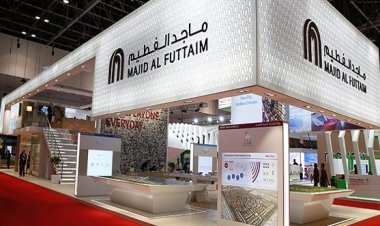 «ماجد الفطيم» الإماراتية توقع اتفاقية مع «إنجازات» المصرية لإنشاء محطات طاقة شمسية