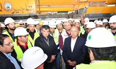 وزير النقل يتفقد مواقع العمل بمشرعي مونوريل شرق  وغرب النيل