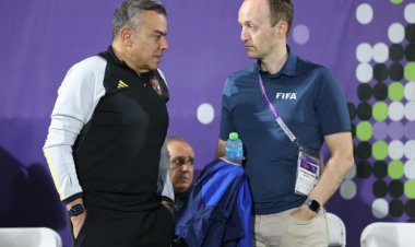 خالد مرتجي ومدير الكرة بالأهلي يحضران الاجتماع الفني لمباراة اتحاد جدة