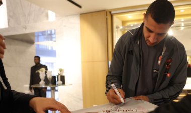 عاجل.. الاتحاد الدولي يطلب قميص الأهلي  لوضعه في متحف «فيفا»