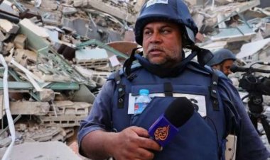 بعد استشهاد أسرته.. إصابة وائل الدحدوح مراسل قناة الجزيرة في قصف بـ خانيونس (فيديو)