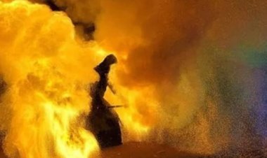 عامل يشعل النيران في حماه بسوهاج
